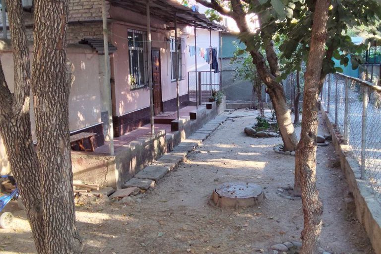 Сотувда 3 хонали квартира, 70 м²