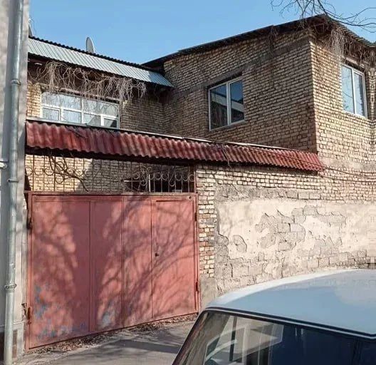 Ҳовли уй, 200 м², 2 қават, 2 сот.