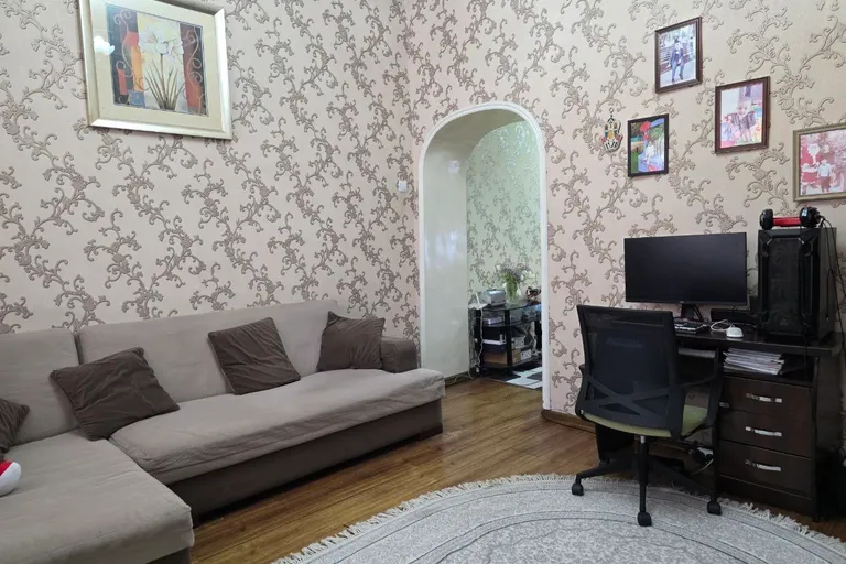 Сотувда уй, 270 м², 2 қаватли, 3,7 сот.