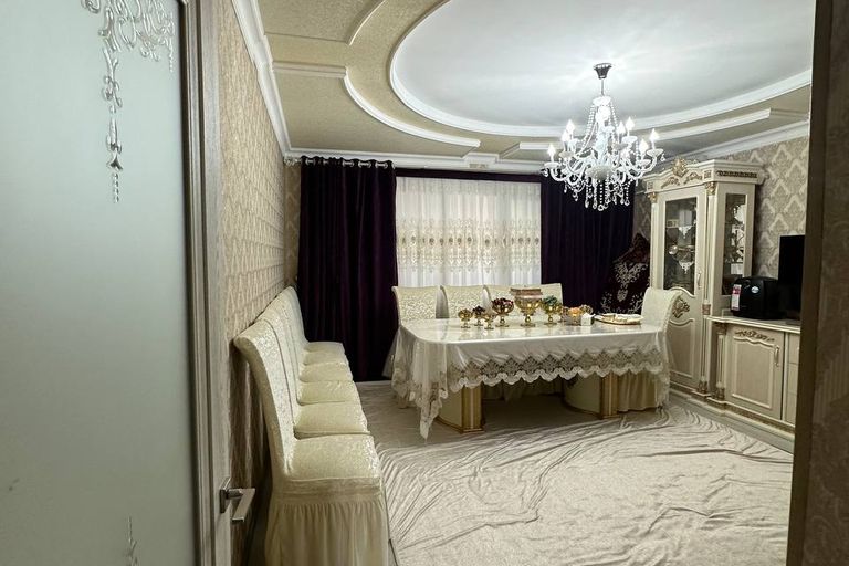 Сотувда 3 хонали квартира, 70 м²
