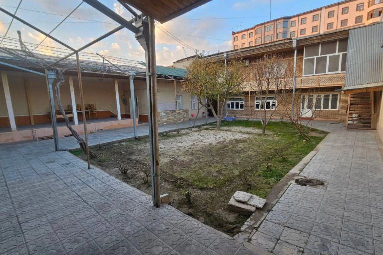 Сотувда уй, 300 м², 2 қаватли, 5 сот.