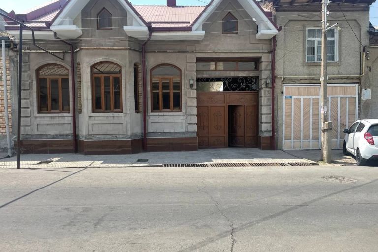 Ҳовли уй, 1300 м², 1 қават, 13 сот.