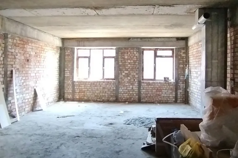 Сотувда 2 хонали квартира, 42 м²