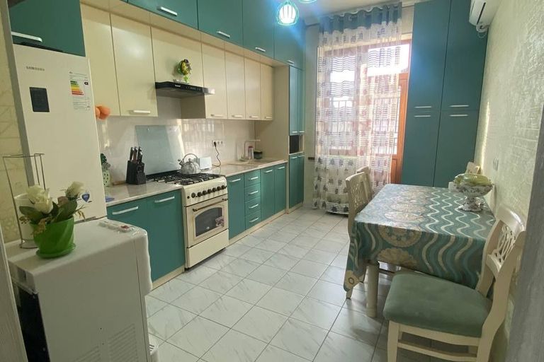 Сотувда 3 хонали квартира, 114 м²