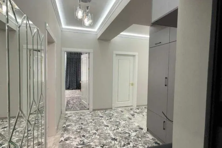 В продаже 4-комн. квартира, 108 м²