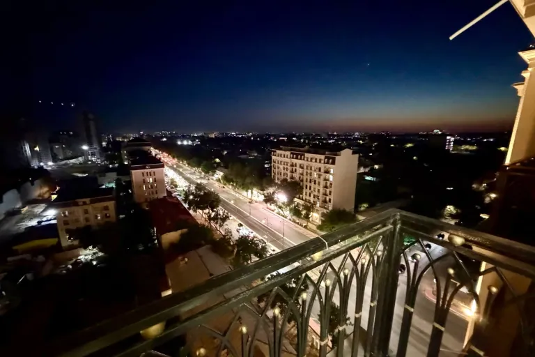В продаже 2-комн. квартира, 57 м²