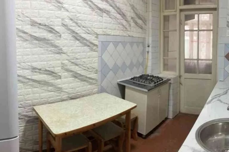 3-комн. квартира, 60 м², 2/4 этаж