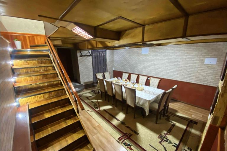 4+-комн. квартира, 150 м², 1/2 этаж