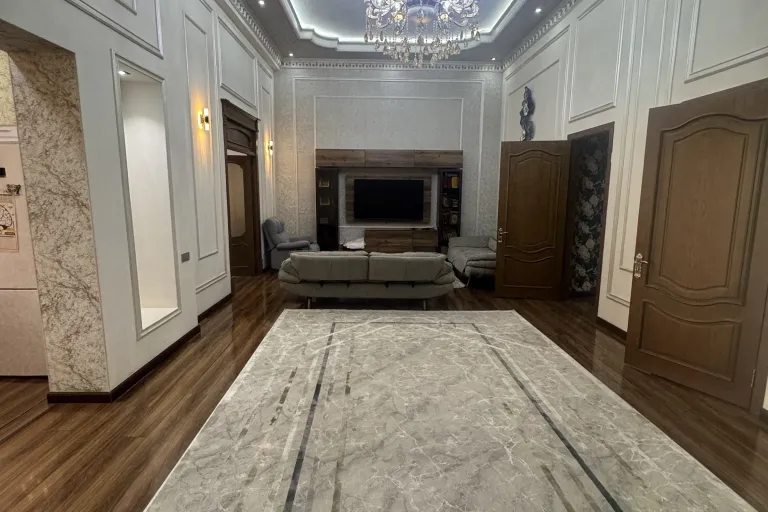 В продаже 4-комн. квартира, 142 м²