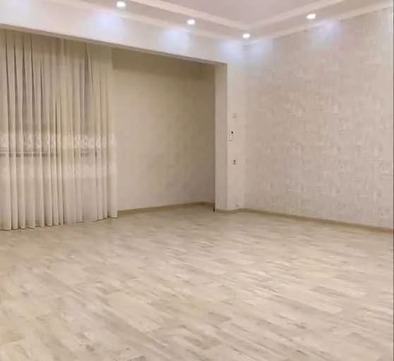 Сотувда 4 хонали квартира, 131 м²