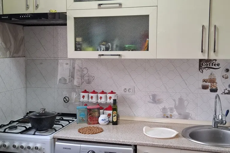 Сотувда 3 хонали квартира, 62 м²