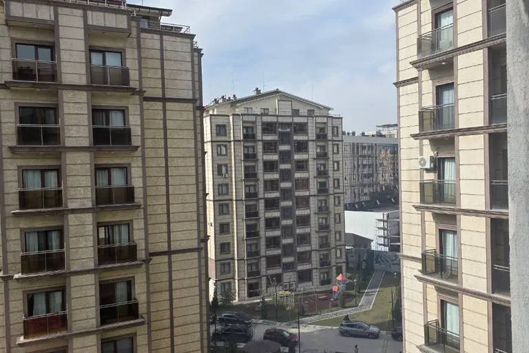 Сотувда 3 хонали квартира, 83 м²