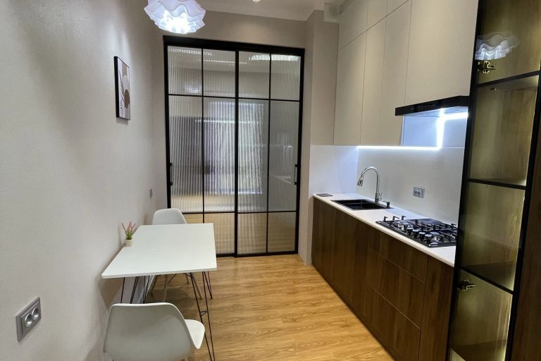 Сотувда 2 хонали квартира, 75 м²