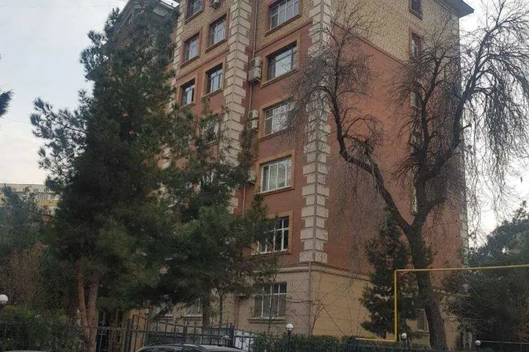 В продаже 4-комн. квартира, 180 м²