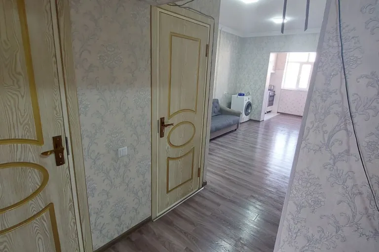 Сотувда 3 хонали квартира, 80 м²