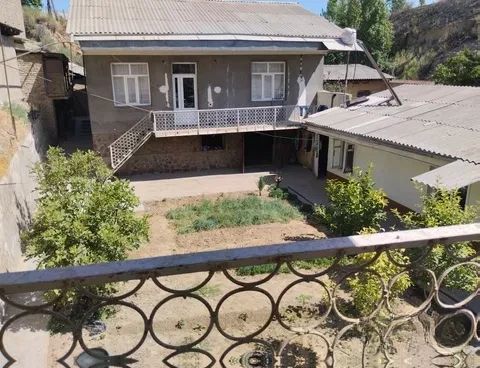 Дом, 800 м², 2 этажа, 8 сот.