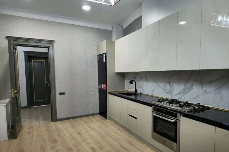 3-комн. квартира, 98 м², 3/3 этаж