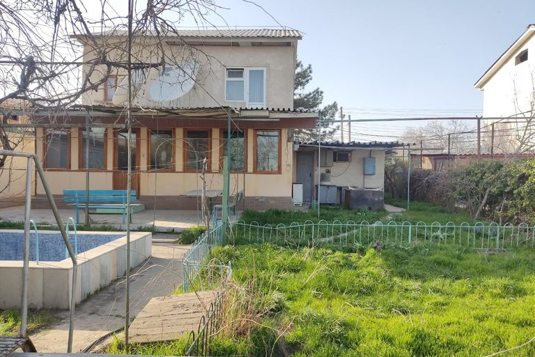 Сотувда уй, 160 м², 3 қаватли, 7,4 сот.
