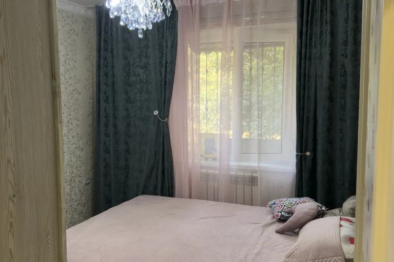 4+-комн. квартира, 110 м², 2/4 этаж