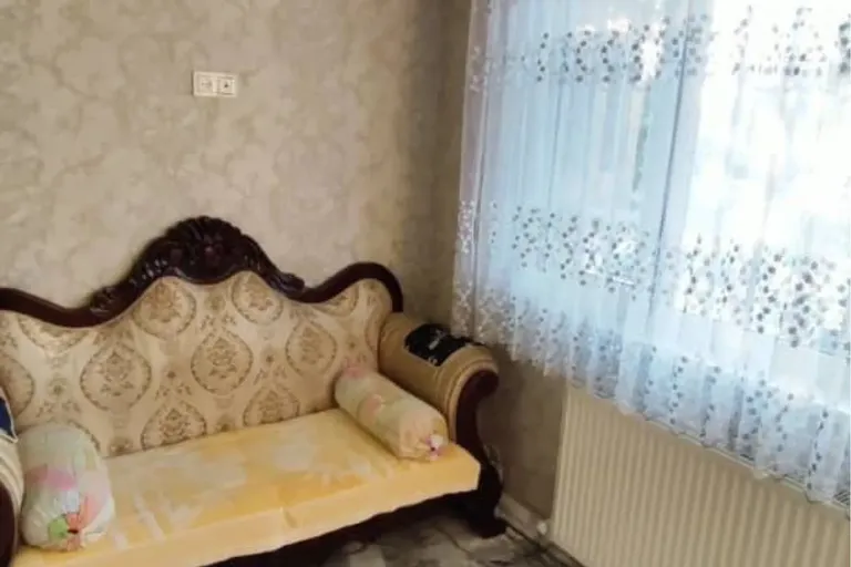 Сотувда 3 хонали квартира, 70 м²