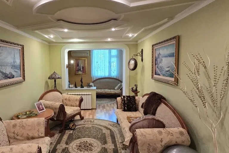 В продаже 4-комн. квартира, 102 м²