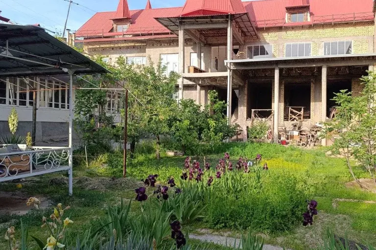 В продаже дом, 400 м², 3 этажа, 12,95 сот.