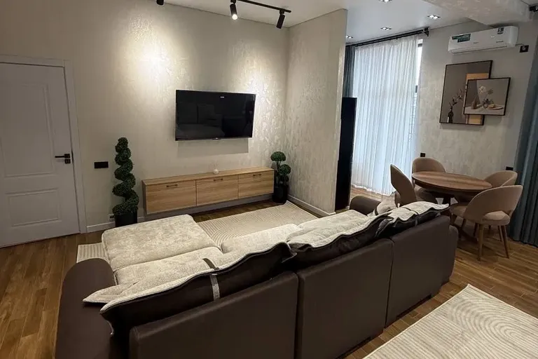 Сотувда 3 хонали квартира, 100 м²