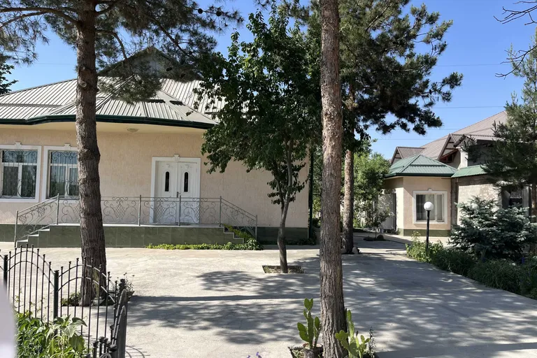 В продаже дом, 200 м², 1 этаж, 25 сот.
