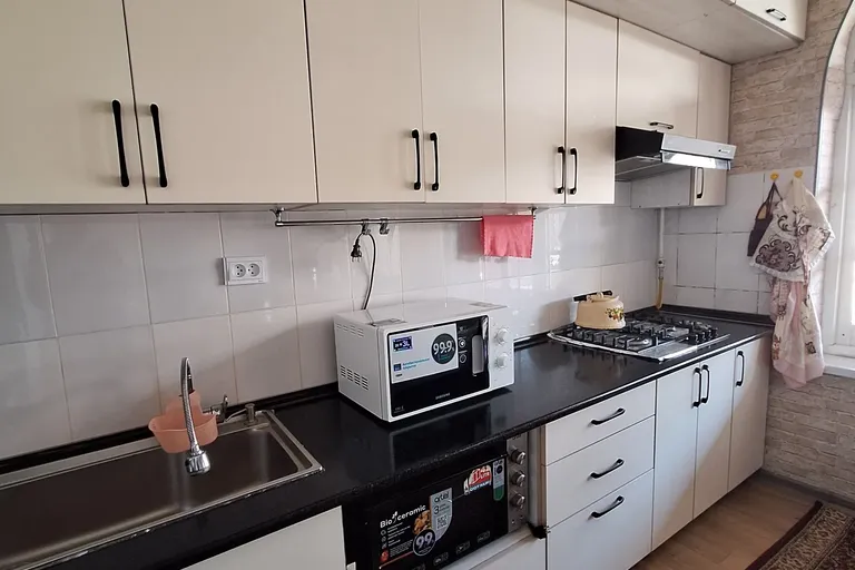 В продаже дом, 200 м², 1 этаж, 6 сот.
