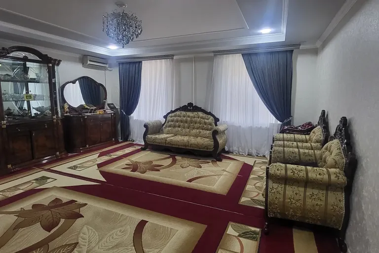 Сотувда 3 хонали квартира, 128 м²