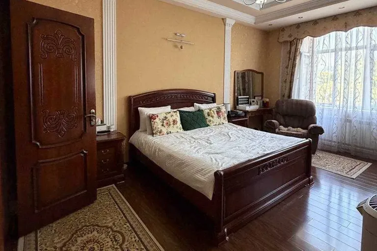 В продаже 3-комн. квартира, 140 м²