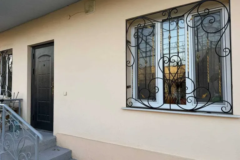 Сотувда 3 хонали квартира, 70 м²