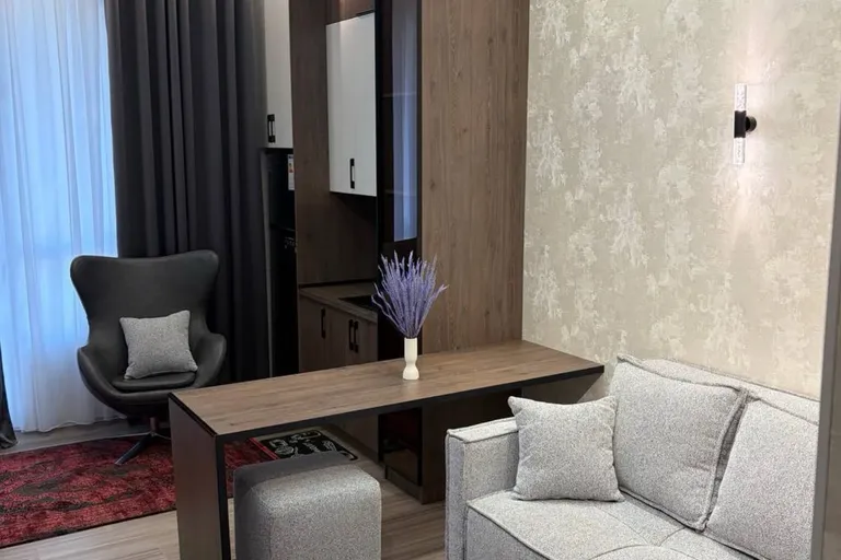 Сотувда 1 хонали квартира, 30 м²