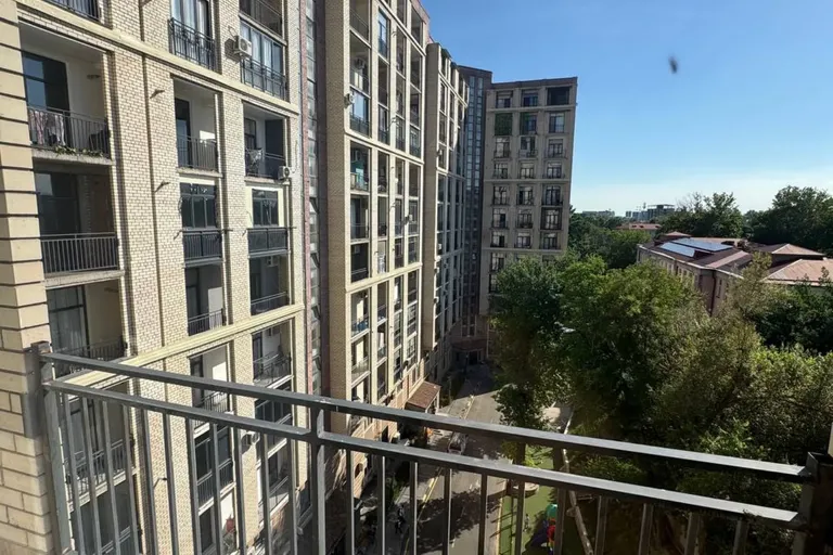 Сотувда 3 хонали квартира, 83 м²