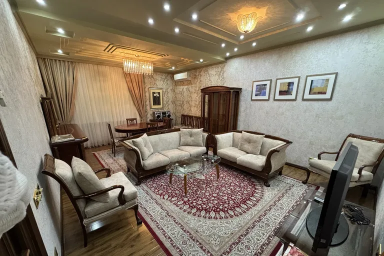 В продаже 5-комн. квартира, 223.2 м²