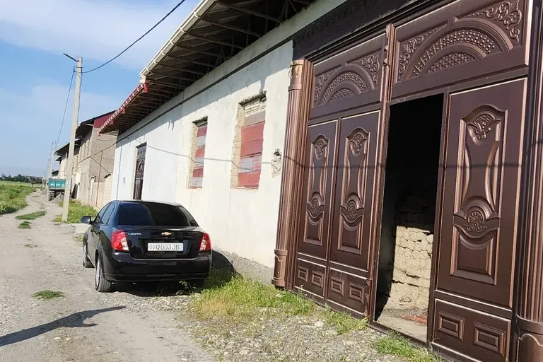 Сотувда уй, 700 м², 1 қаватли, 7 сот.