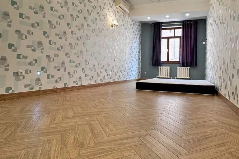 В продаже 4-комн. квартира, 180 м²