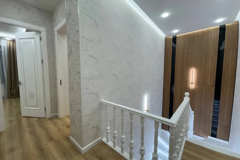 В продаже дом, 173 м², 3 этажа, 1,8 сот.