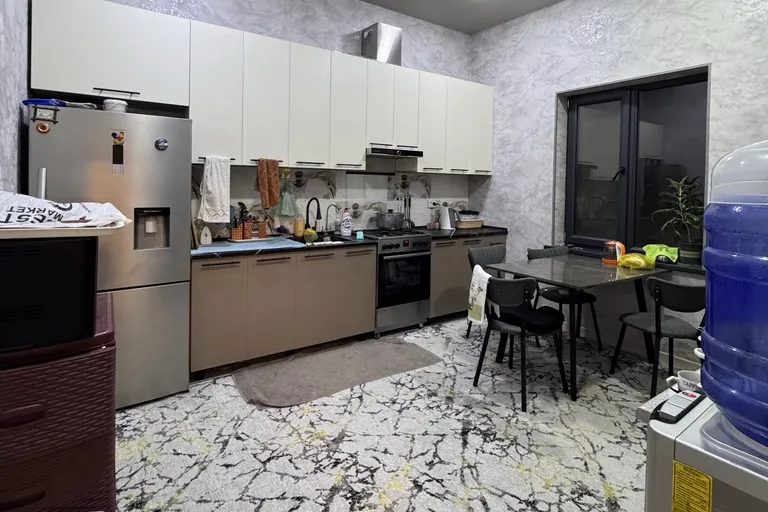 В продаже дом, 350 м², 1 этаж, 3,5 сот.