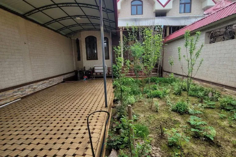 В продаже дом, 200 м², 2 этажа, 2 сот.