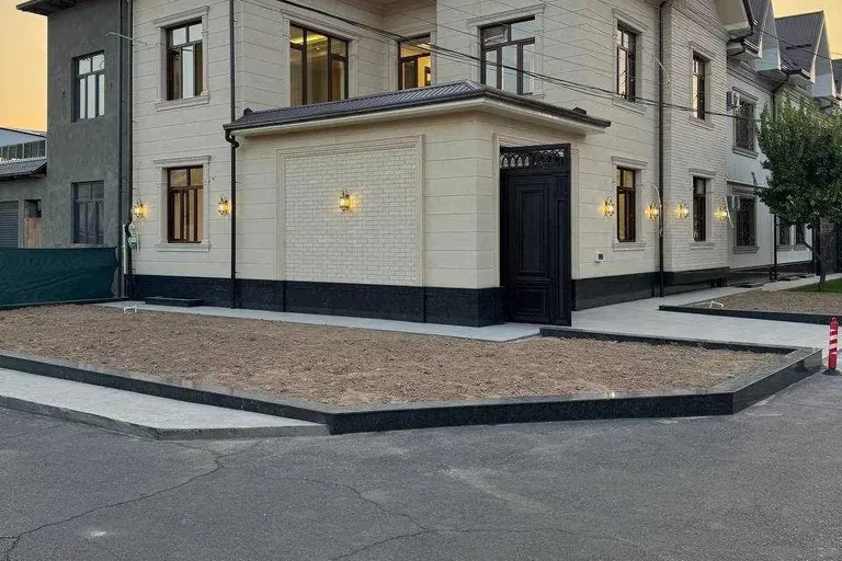 В продаже дом, 260 м², 3 этажа, 1,9 сот.