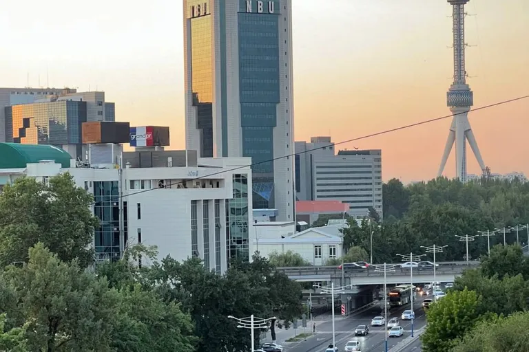 Сотувда 3 хонали квартира, 90 м²