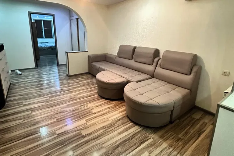 В продаже 2-комн. квартира, 55 м²