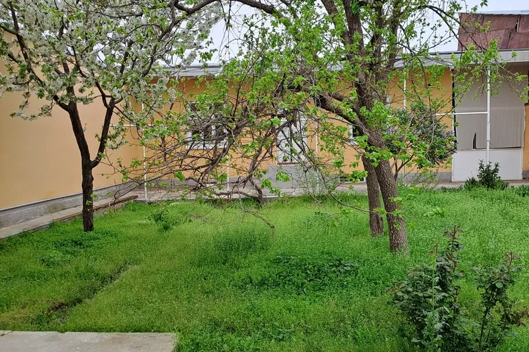 В продаже дом, 300 м², 1 этаж, 6 сот.