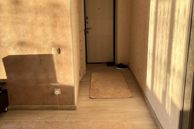Сотувда 3 хонали квартира, 70 м²