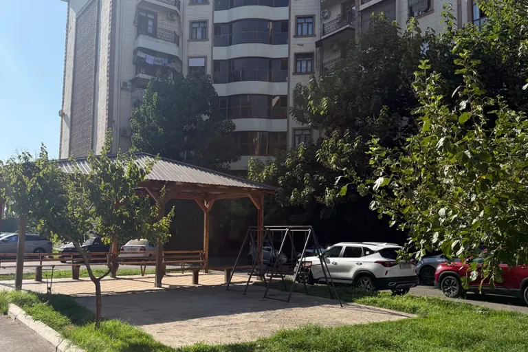 В продаже 2-комн. квартира, 76 м²