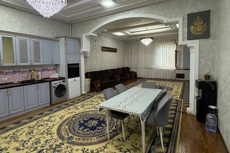В продаже дом, 600 м², 2 этажа, 6 сот.