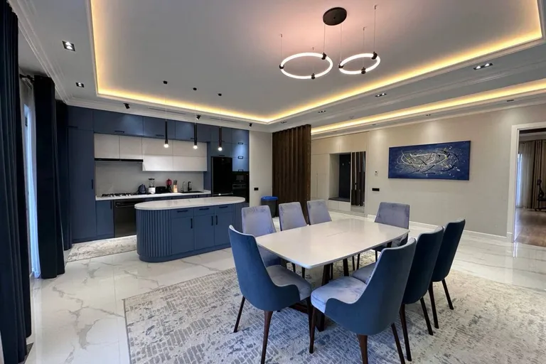 В продаже 4-комн. квартира, 225 м²