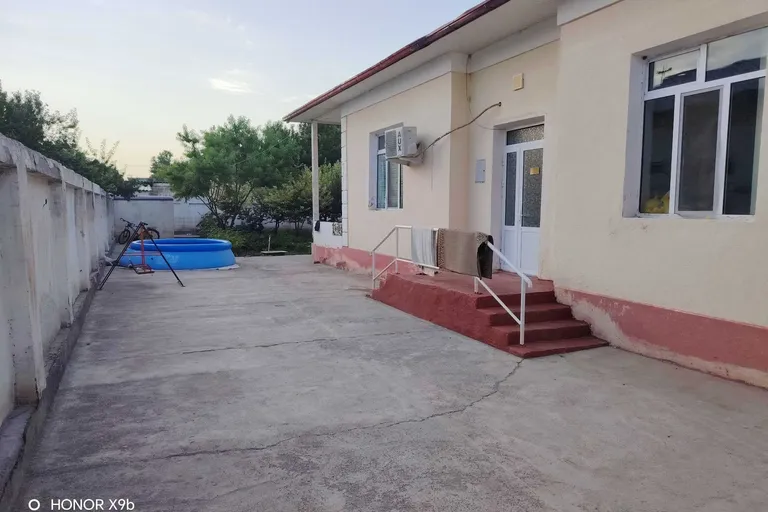 Сотувда уй, 120 м², 1 қаватли, 6 сот.