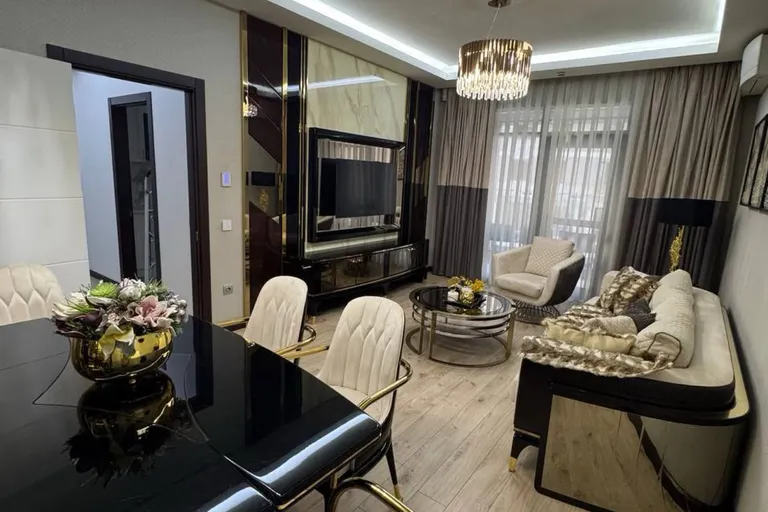 В продаже 3-комн. квартира, 100 м²